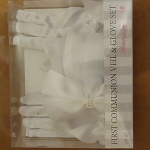 New in Box: Bonnie Jean First Communion Veil & Glove Set